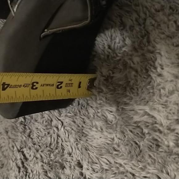 🎈3/$12! Jeweled Thong Sandals! - Picture 3 of 10